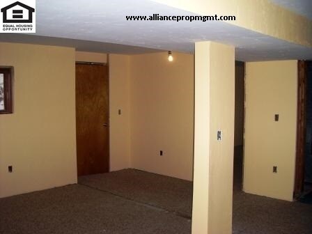 Building Photo - Light & Bright Dog Friendly House In A Great Location!