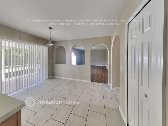 Building Photo - 5728 Oakwood Knoll Dr