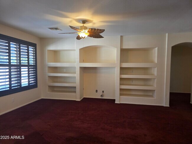 Building Photo - 1162 E Springfield Pl