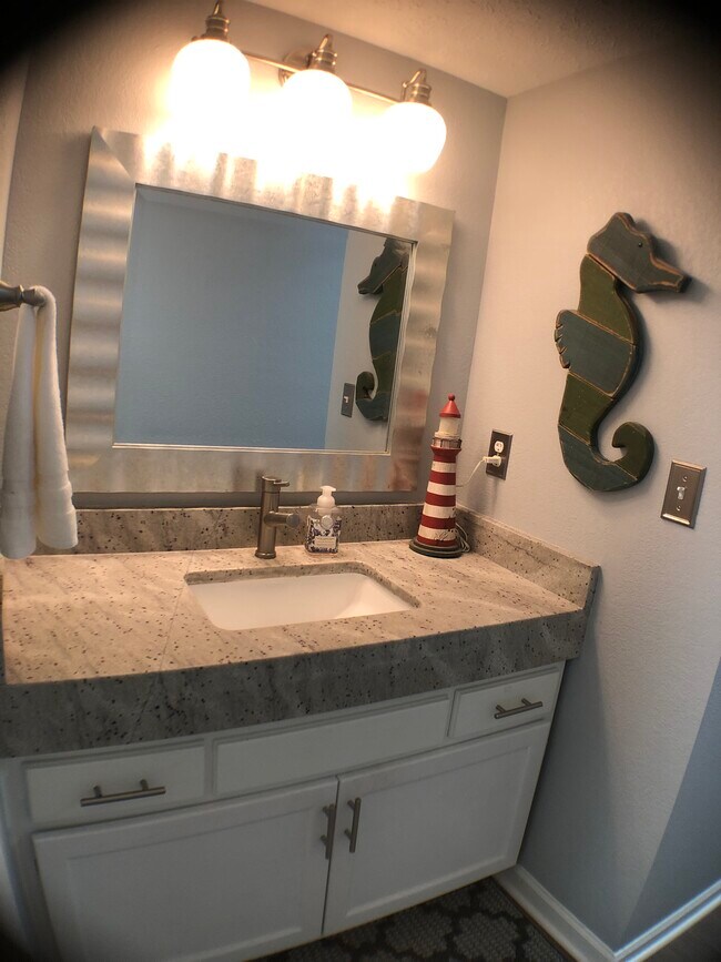 Building Photo - 102 Clarendon Dr