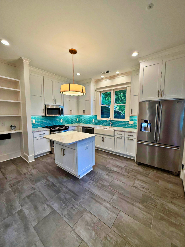 Building Photo - Beautifully Updated Historic Home in Midto...
