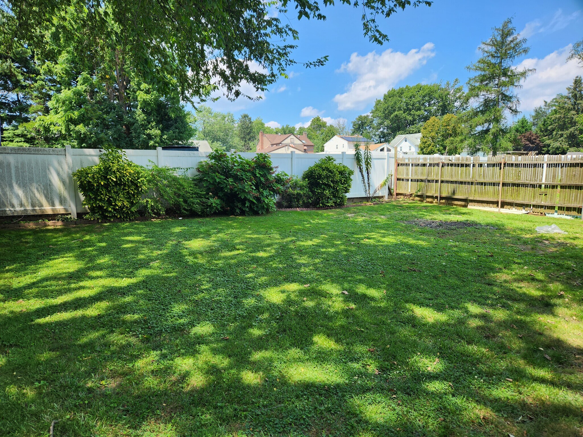 Building Photo - 1023 Lawnton Ter