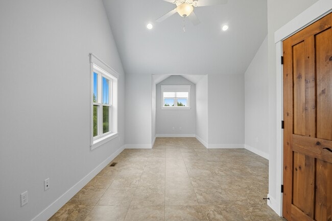 Building Photo - 1183 2nd St