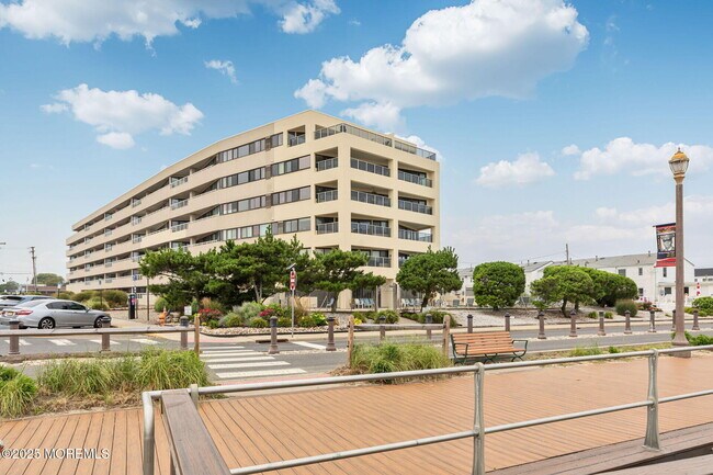 Building Photo - 525 Ocean Blvd