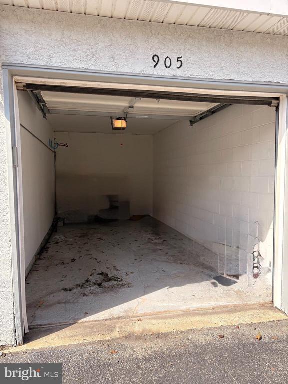 Building Photo - 905 Kennedy Ct