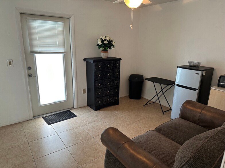 Building Photo - 1690 SE Ridgewood St