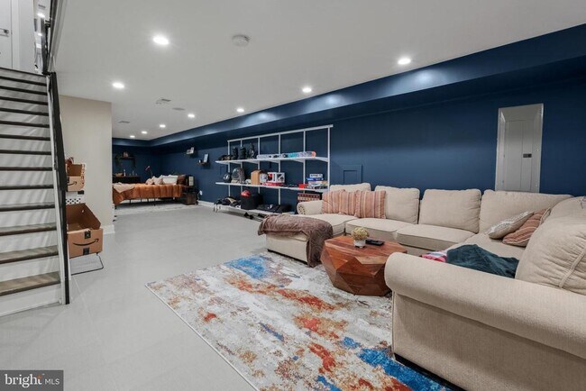 Building Photo - 1121 Earl St