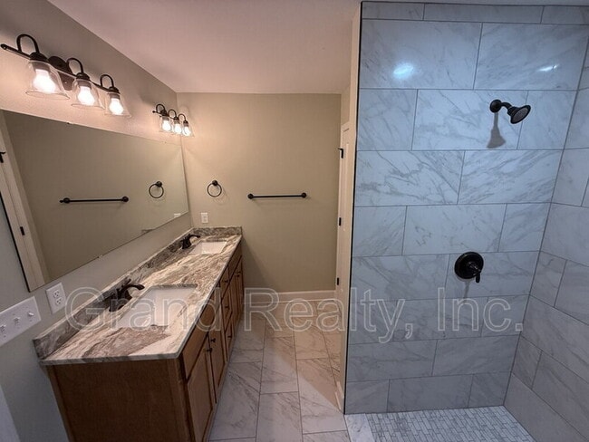 Building Photo - 4886 E Spencer Field Rd