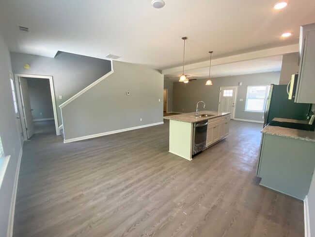 Building Photo - 4 bed, 2.5 bath home built in 2022 in Atoka