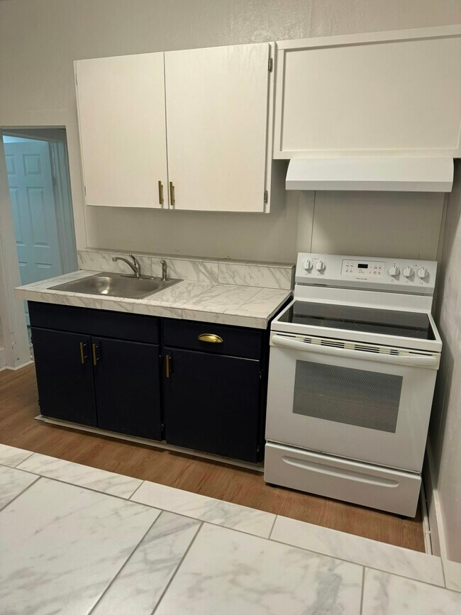 Building Photo - 2203 W Mallon Ave