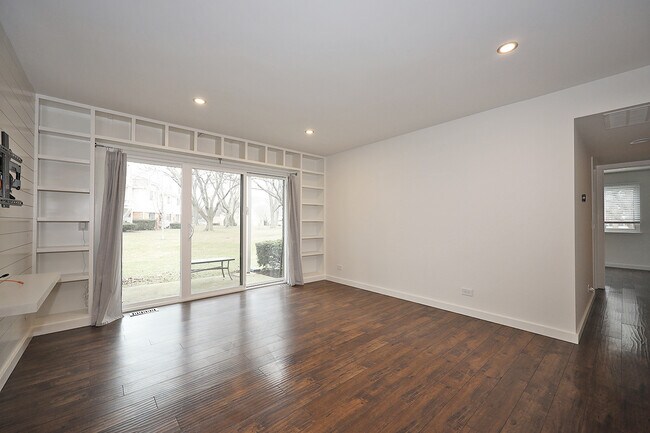 Building Photo - 48 Lambert Dr