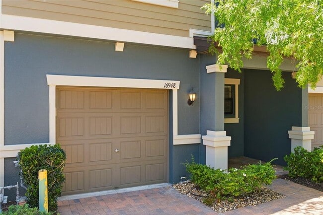 Building Photo - 16948 Storyline Dr