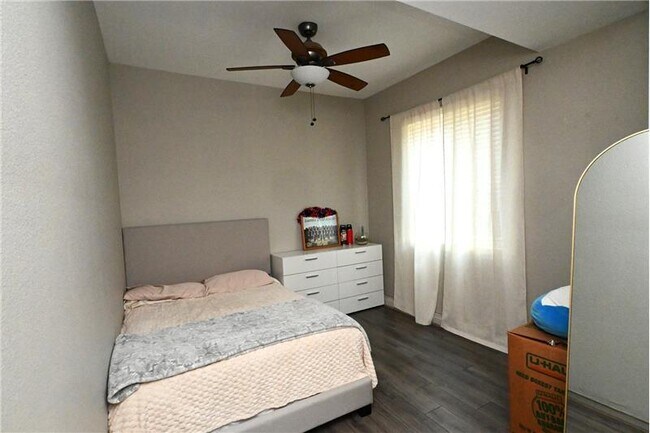 Building Photo - 930 Prism Dr