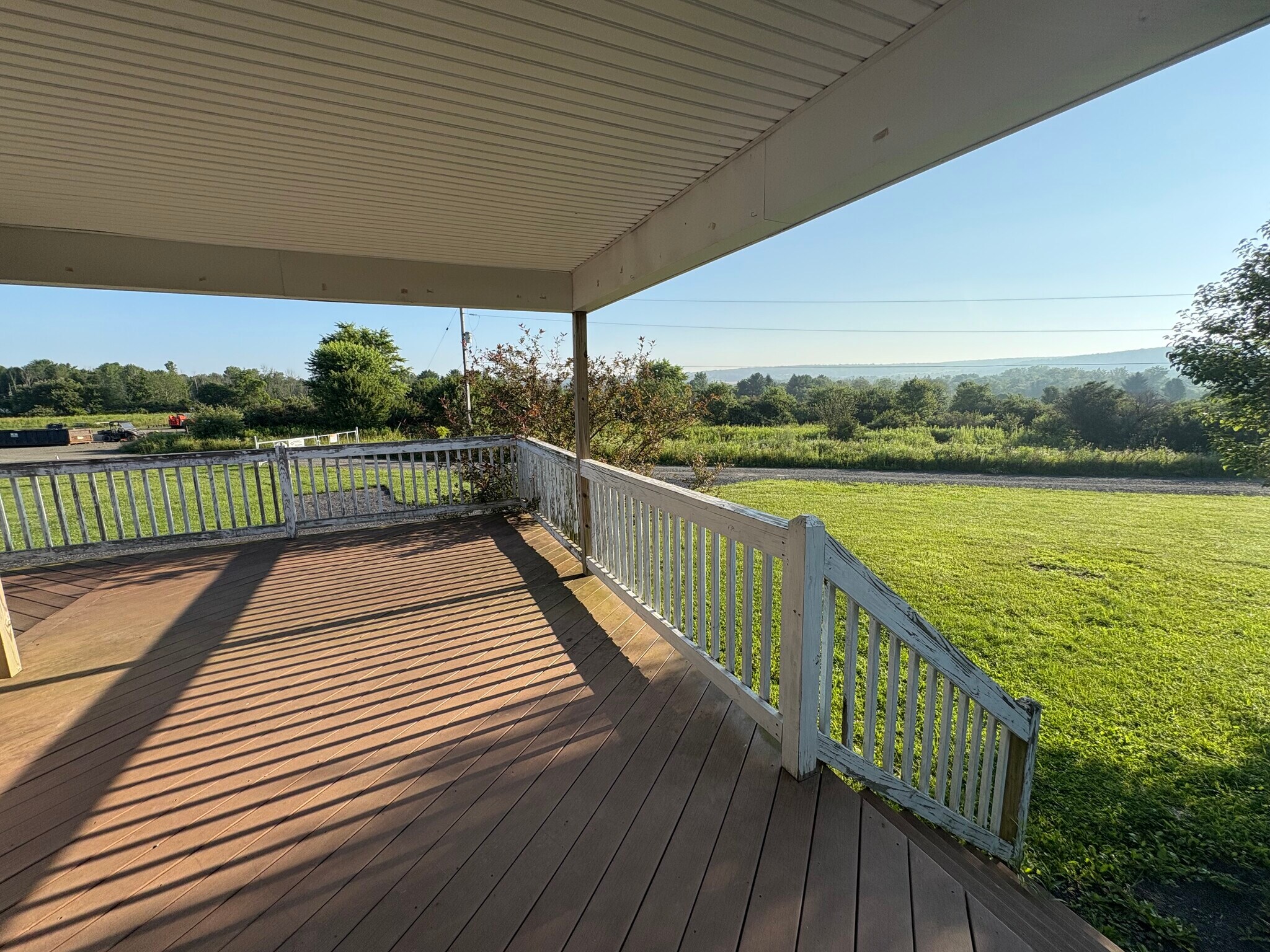 Apt 2 Entrance/Deck - 54 Bald Hill Rd