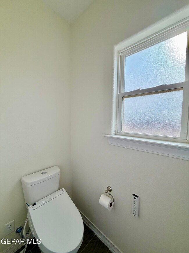 Building Photo - 122 Esther Trl