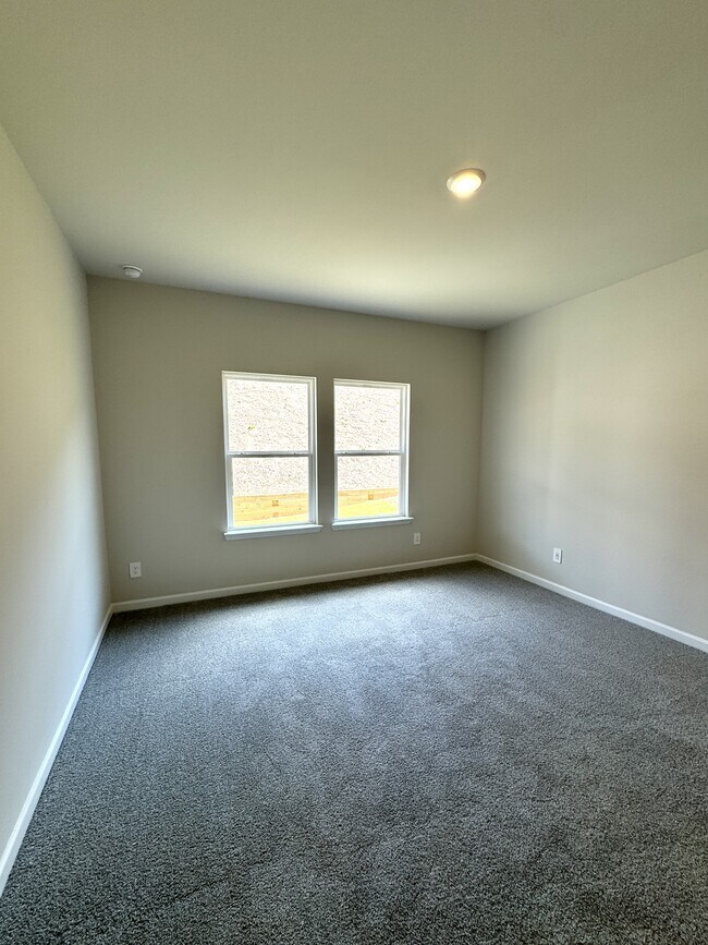 Building Photo - 2103 Baron Mnr Dr