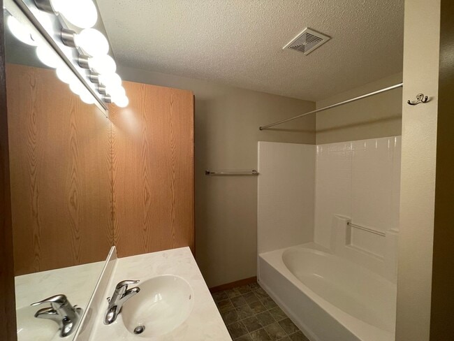 Building Photo - Pet-Friendly 3 Bed Twin Home with Patio & Garage