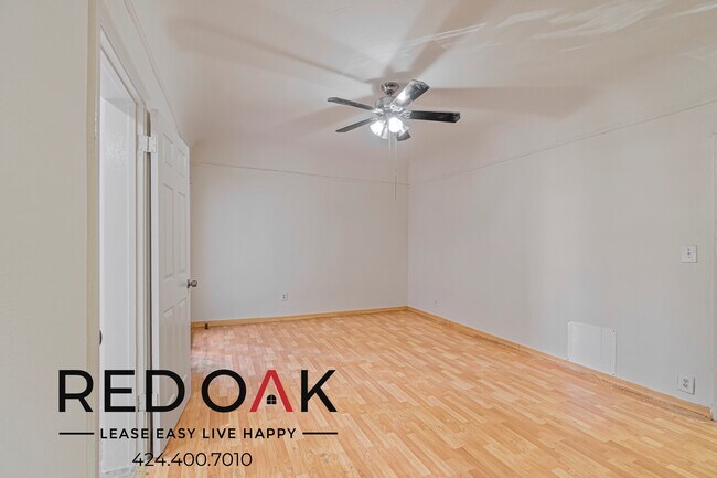 Building Photo - 400 S Kenmore Ave