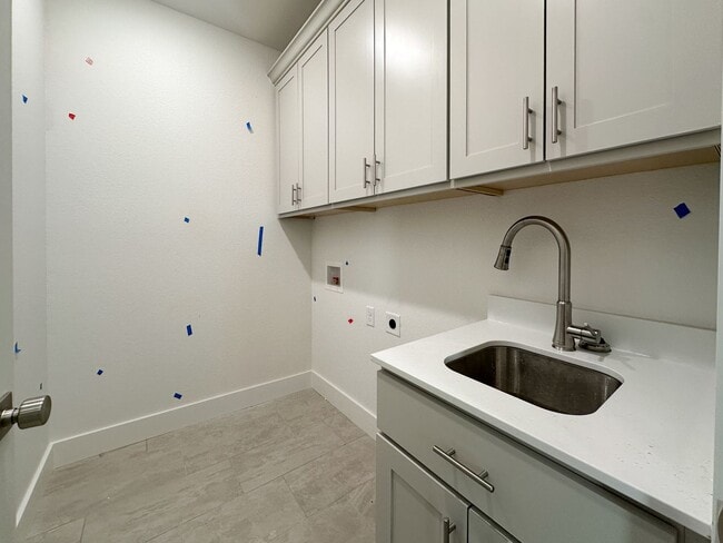 Building Photo - 4305 W Bronco Dr