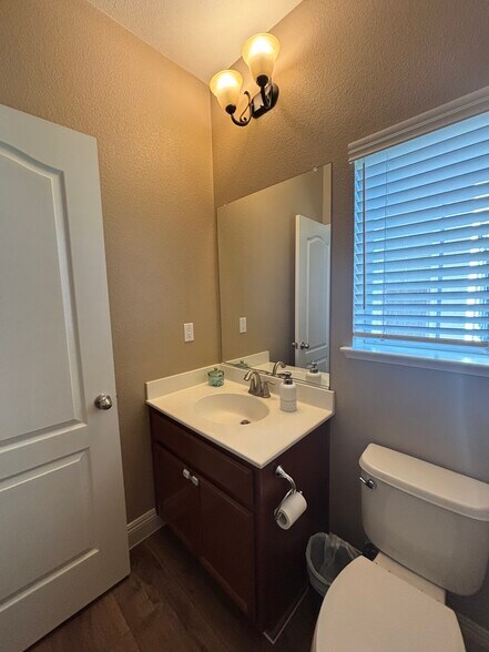Building Photo - 343 Carriage Ln