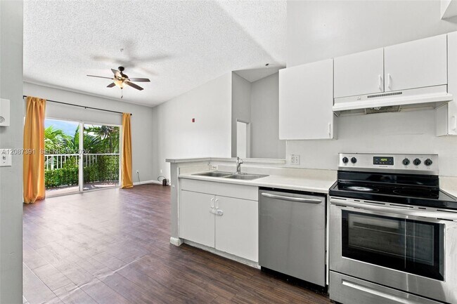 Building Photo - 6976 SW 39th St