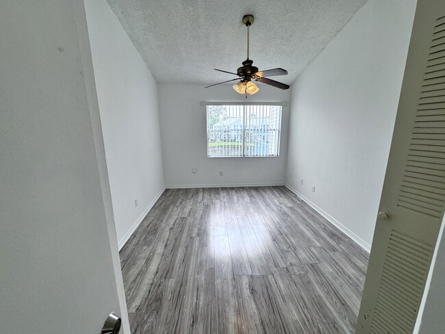 Building Photo - 2512 Woodgate Blvd