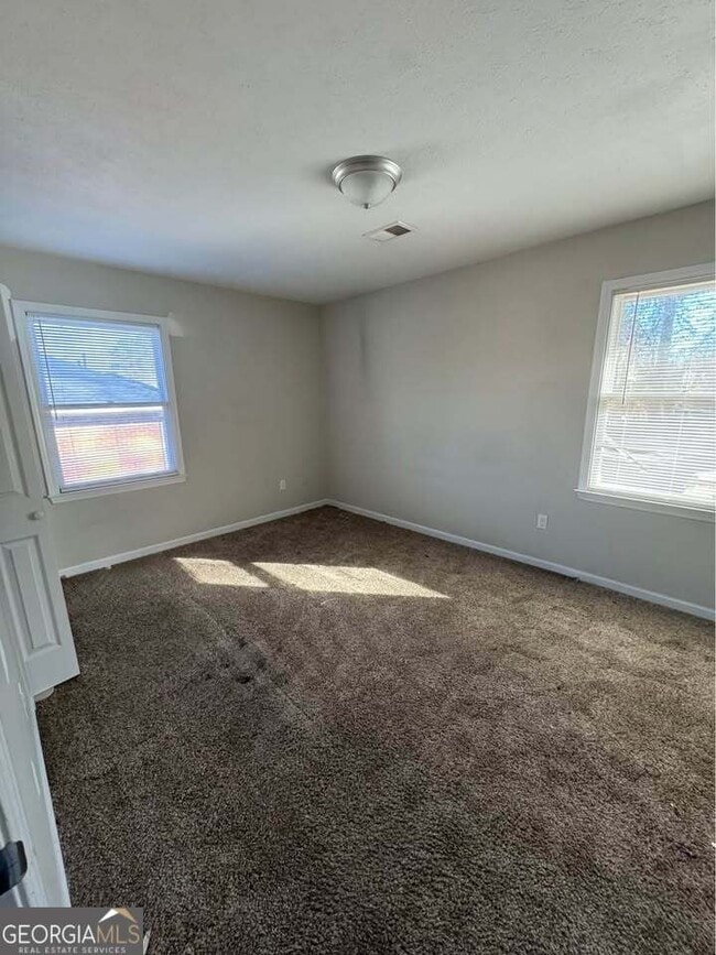 Building Photo - 1841 N Ridge Dr