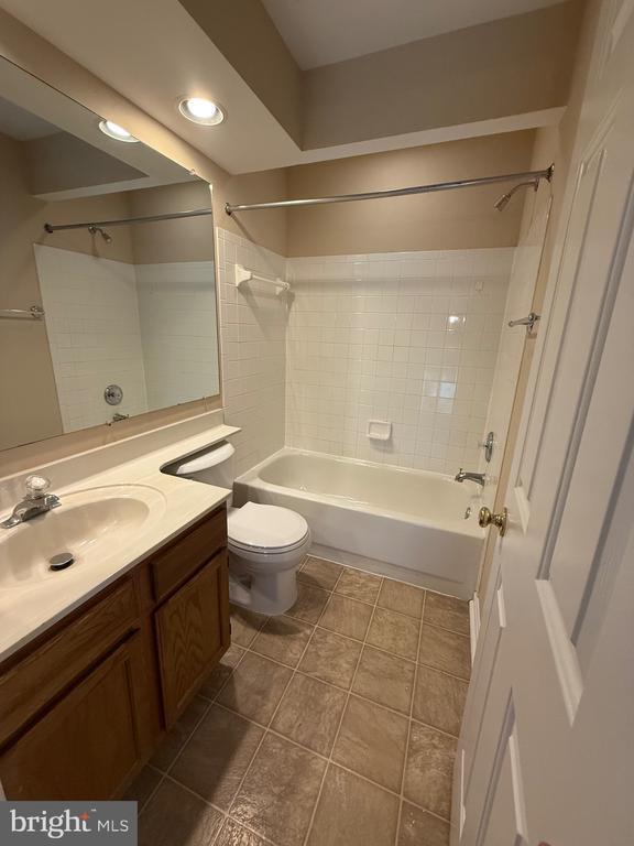 Building Photo - 12700 Nettlecreek Pl