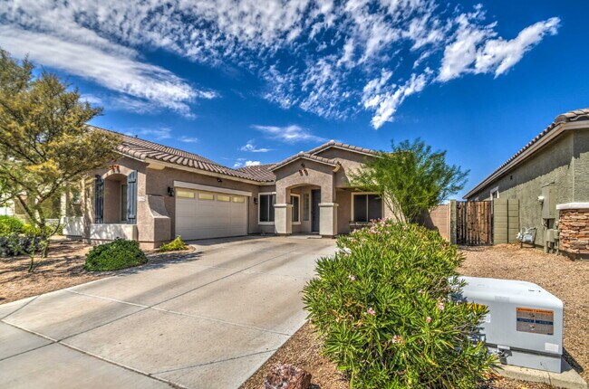 Building Photo - Del Rio Ranch Beauty