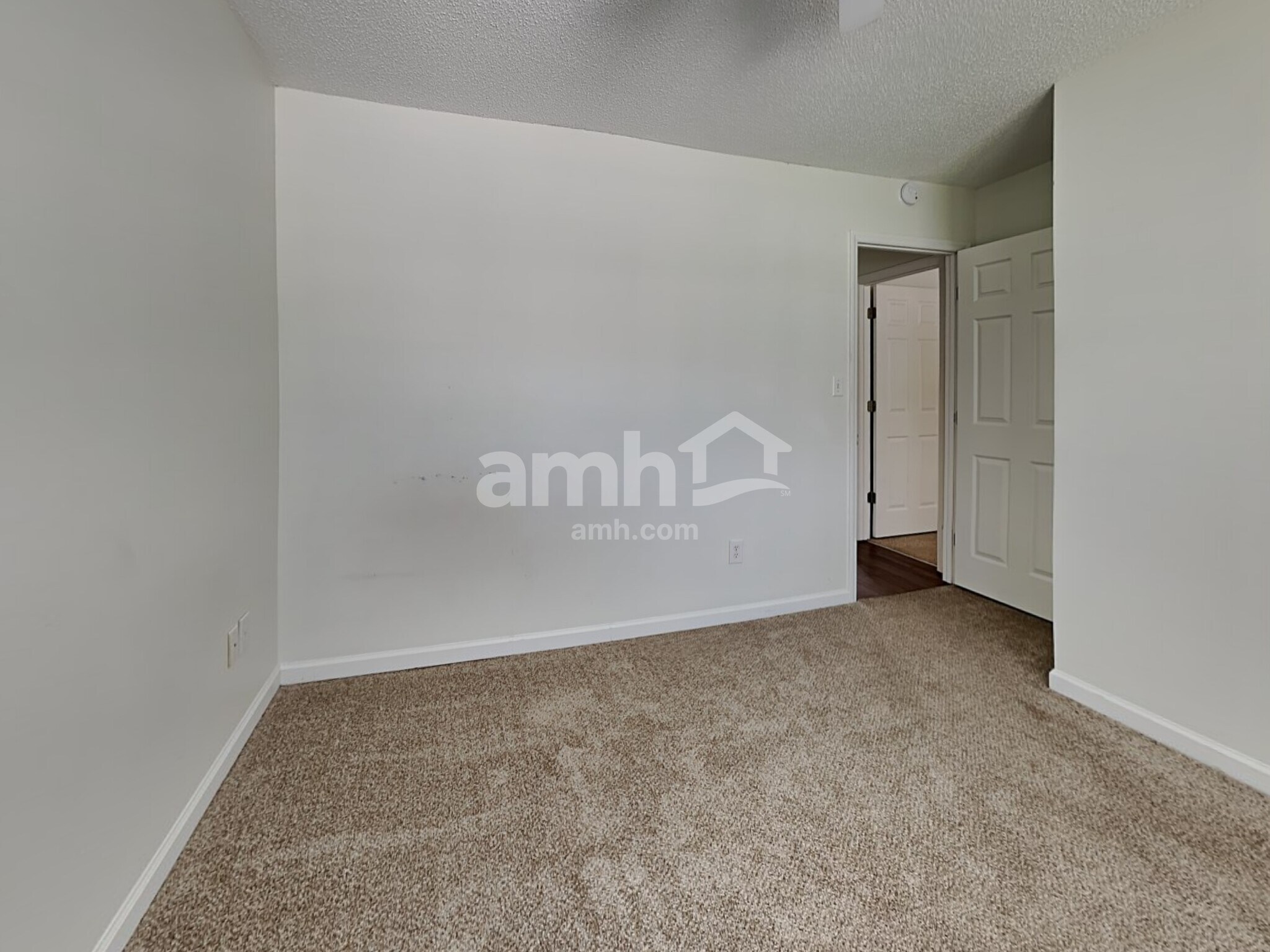Building Photo - 1703 Hunterwoods Dr