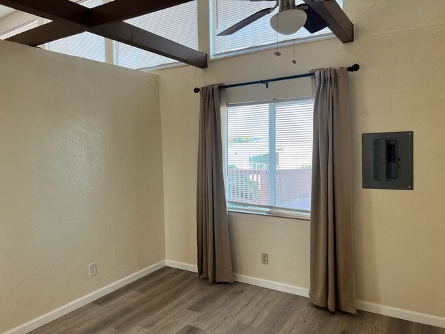 Building Photo - Delta Living