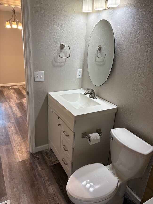 Building Photo - Charming 2-Bedroom, 2-Bath Home in the Hea...