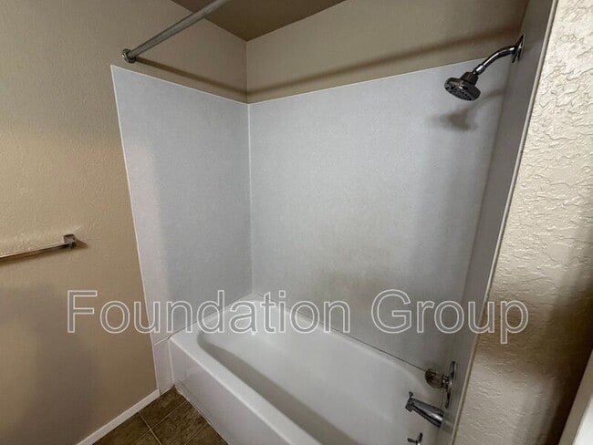 Building Photo - 938 N 100th St