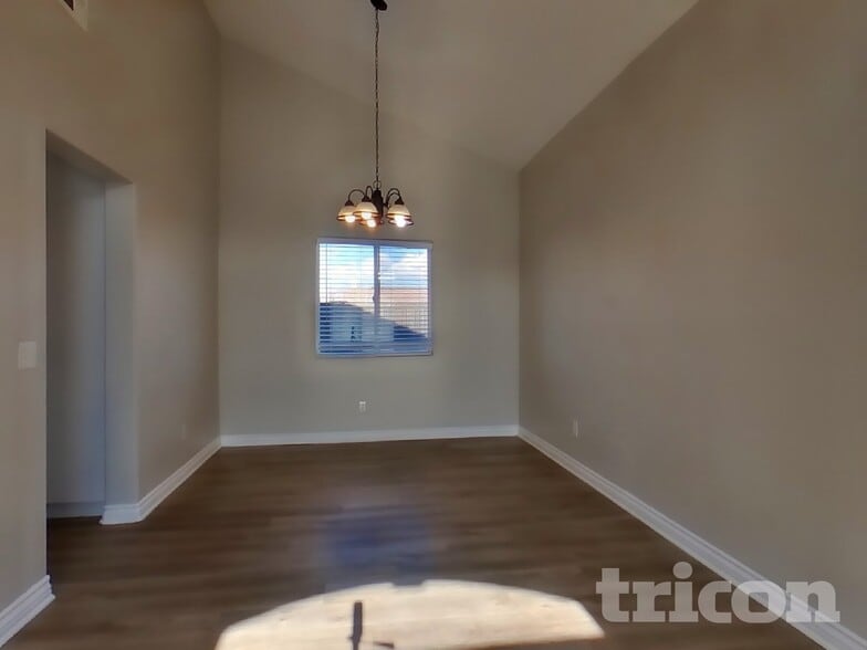 Building Photo - 9379 Dragon Tree Dr