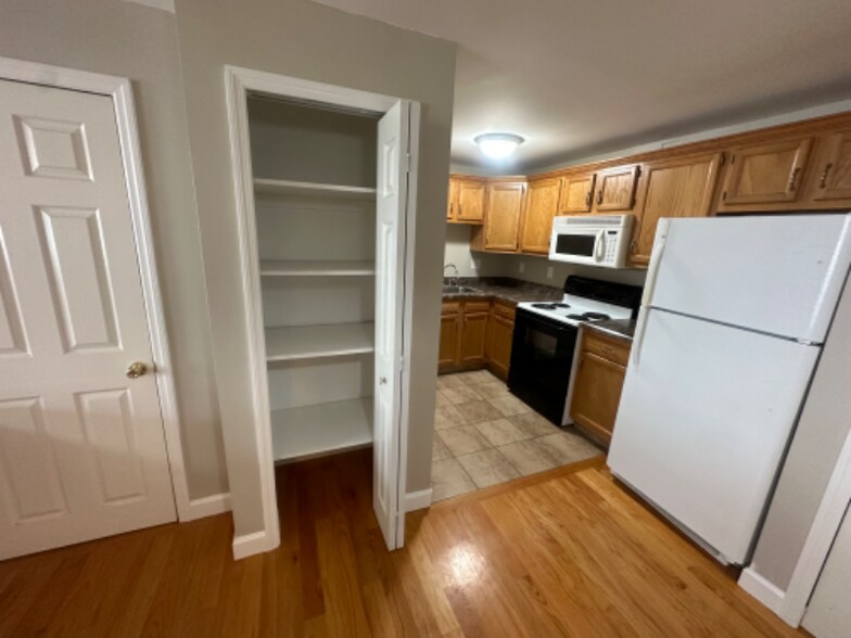 Building Photo - 49 Tappan St