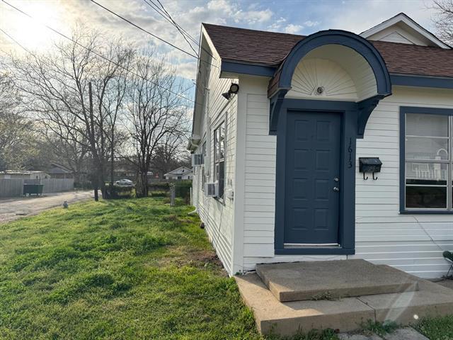 Building Photo - 1613 Park St