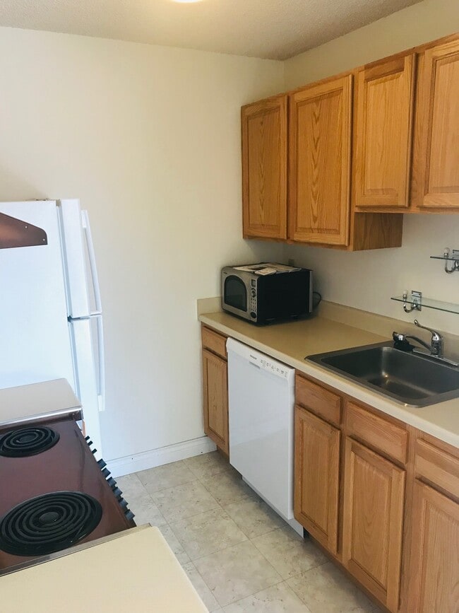 Building Photo - Top Floor South Facing One Bedroom Condo In North Boulder!  Perfect Location!