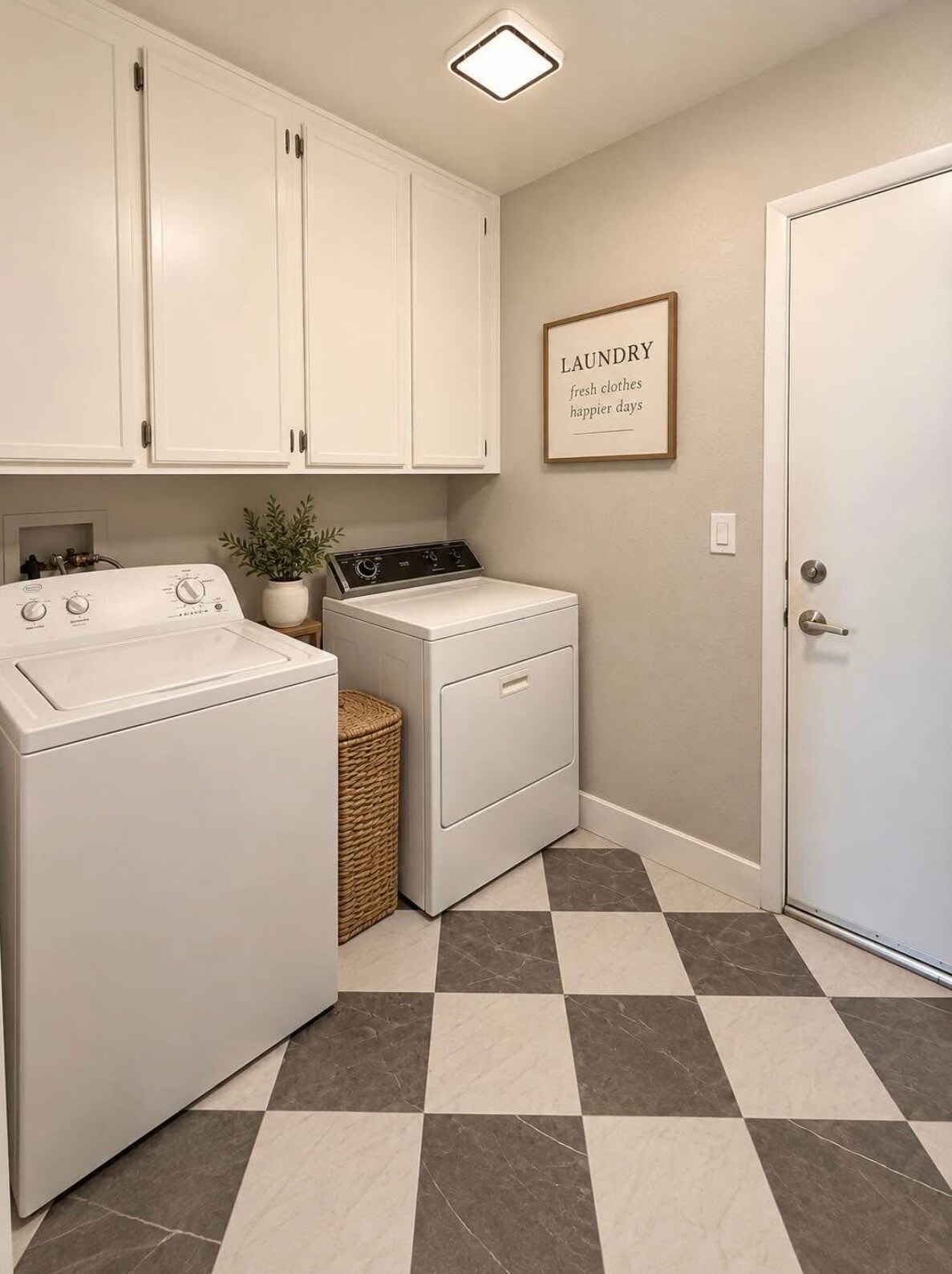 Building Photo - 7041 Harbor View Dr