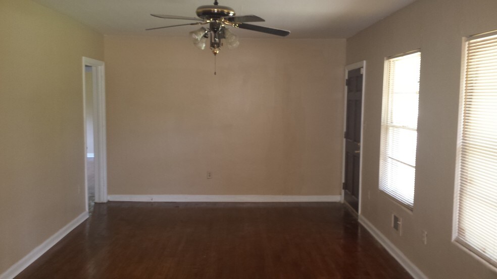 Living Room - 1708 12th Ave