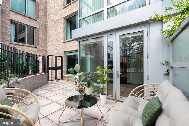 Building Photo - 1155 23rd St NW