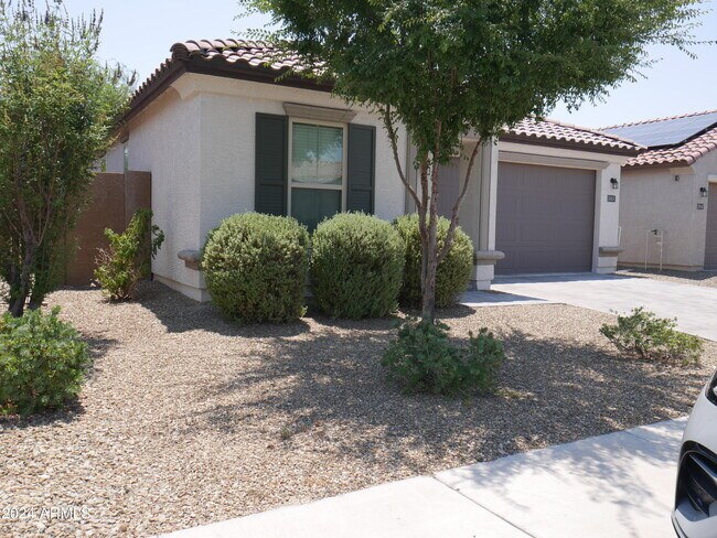 Primary Photo - 10035 W Robin Ln