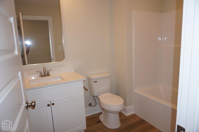 Building Photo - 3 Bedroom, 2 Bath Home in Brookland