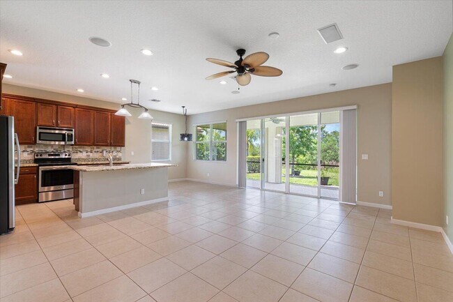 Building Photo - 12054 SW Bennington Cir