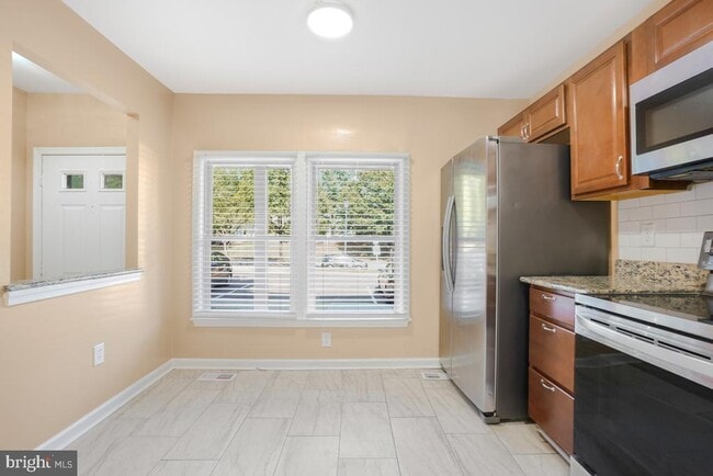 Building Photo - 8 Almanac Ct