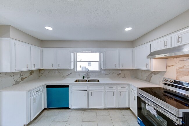 Building Photo - 361 Dawn Hill Dr