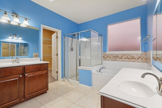 Building Photo - 519 Catanbo Ct