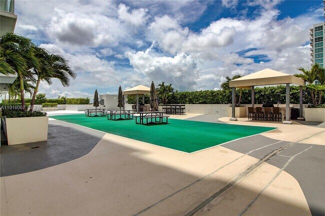 Building Photo - 1871 NW S River Dr