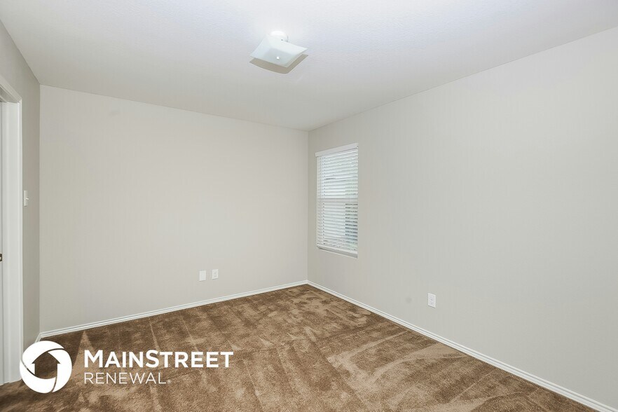 Building Photo - 8536 Star Thistle Dr