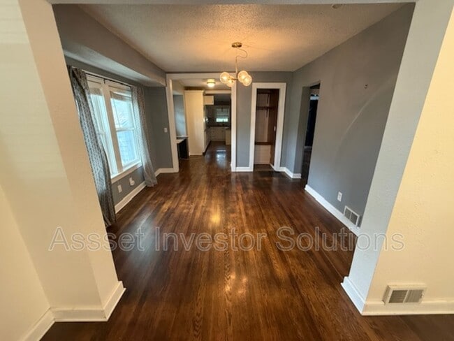 Building Photo - 4336 Bell St