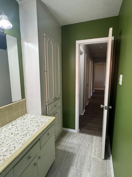 Building Photo - 2714 5th Ave N